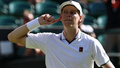 Sinner a Wimbledon, bimbo urla prima del servizio: lui reagisce così