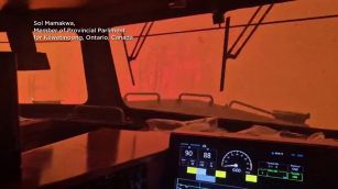 Treno è avvolto dalle fiamme