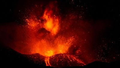 Eruzione effusiva dell’Etna: perché non è come quella esplosiva