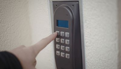 Furti in casa in vacanza: cosa fare prima di partire