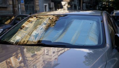 Parasole auto, qual è il verso giusto per proteggere dal caldo