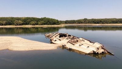 Danubio in secca in Serbia: riaffiora una nave nazista del 1944