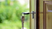 Aceto bianco sulle chiavi di casa: a cosa serve e perché usarlo