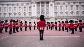 Il commovente omaggio della Guardia di Buckingham Palace a Dolly Parton