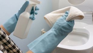 Aceto bianco nel WC, il trucco per una pulizia perfetta