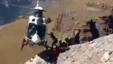 La manovra di salvataggio dell'elicottero è spettacolare