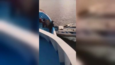 Il pilota s'addormenta: motoscafo si schianta su traghetto
