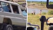 Paura per i turisti, finiscono in un fiume pieno di coccodrilli