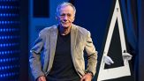 Come sta Roberto Vecchioni, l'annuncio che preoccupa i fan: "Statemi vicino”