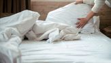 Perché non dovresti rifare il letto appena sveglio: i rischi