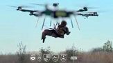 Guerra in Ucraina: soldato ferito viene prelevato e salvato da un drone