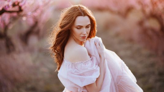 Dietro la maschera, l'anima segreta della Donna Cancro