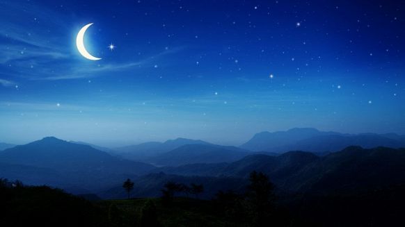 Uno sguardo verso il cielo: Luna e Saturno congiunti e visibili nel cielo il 29 novembre 2025