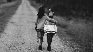 Al bisogno si conosce l'amico