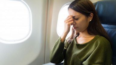 Perché al decollo e atterraggio dobbiamo sollevare le tendine del finestrino?