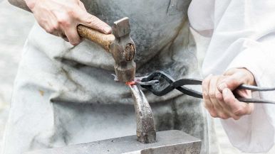L’incudine dura più del martello