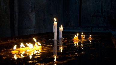 La candella alluma, e se stessa consuma