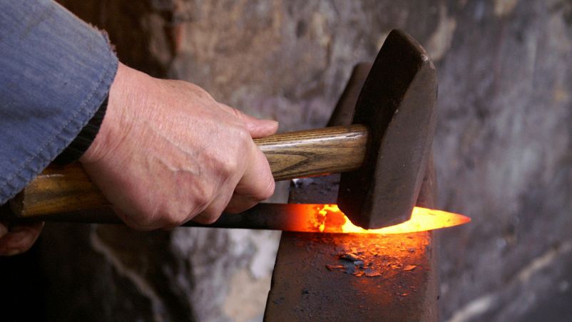 Bisogna battere il ferro finché è caldo