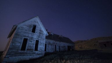 Buono è l'amico e buono il parente, ma trista la casa dove non si trova niente