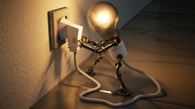 Chi fa da sè, fa per tre