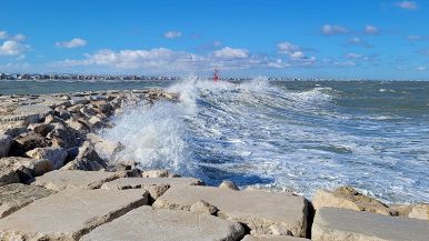 Loda il mare e tieni la terra