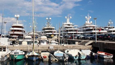 Ha più il ricco quando impoverisce, che il povero quando arricchisce