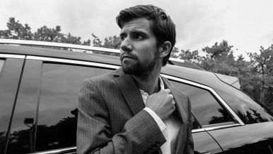 Chi è bello, è bello anche in camicia