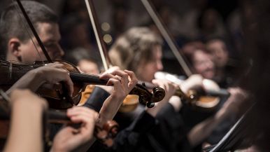 Cambiano i suonatori ma la musica è sempre quella