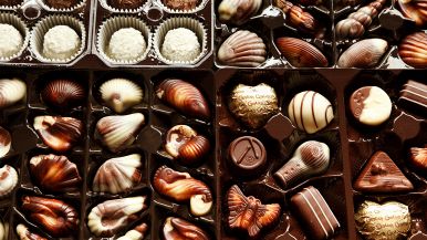 Poco vive chi troppo sparecchia