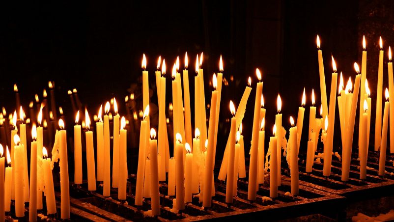 Ogni santo vuole la sua candela