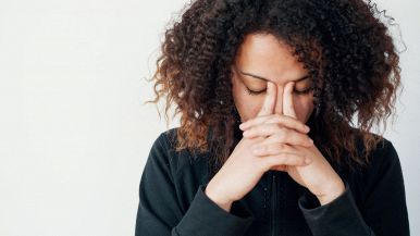 Perché quando ci concentriamo chiudiamo gli occhi?