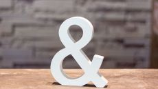 Perché si usa la E commerciale?