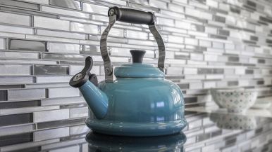 Quando uno ha disgrazia, gli va sul cotto l’acqua bollita