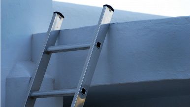 Quando è caduta la scala, ognuno sa consigliare