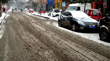 Quando la neve si scioglie si scopre la mondezza