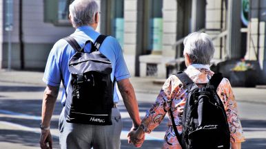 Santo non adorare innanzi che sia morto