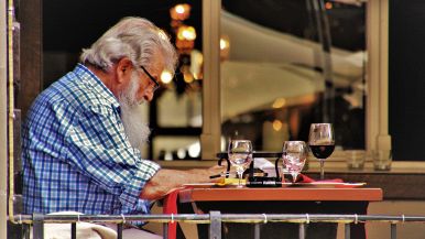 Il vino è il latte dei vecchi