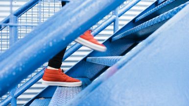Il mondo è fatto a scale, chi scende e chi le sale