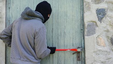 Tanto è ladro chi ruba che chi tiene il sacco