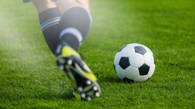 Perché il tiro a cucchiaio si chiama così?