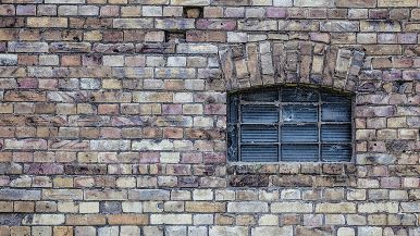 Muro vecchio e muro nuovo non si voller mai bene
