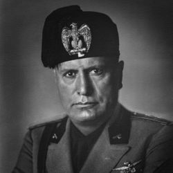 Benito Mussolini Benito Mussolini: biografia e ruolo politico