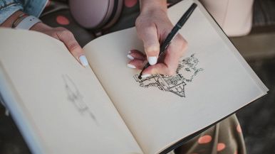 Quaderno per schizzi Moleskine, adatto per disegnare.