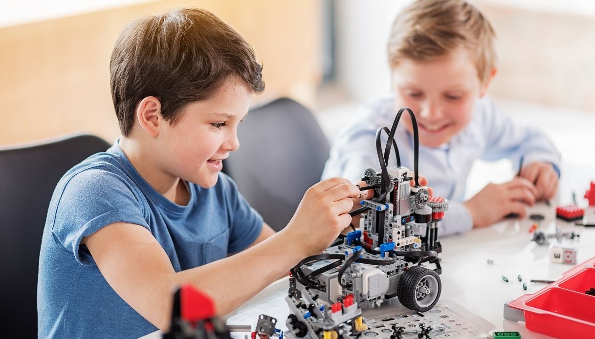 Robomaker Il Robot Giocattolo Che Insegna La Robotica Ai Bambini