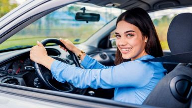 donna-al-volante