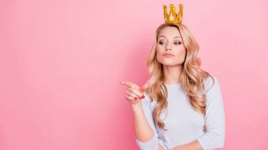 La lode propria puzza, quella degli amici zoppica: spiegazione