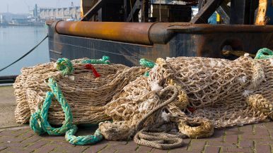 Una rete da pesca usata per catturare pesci