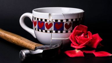 Tutto s'accomoda fuorché l'osso del collo proverbio