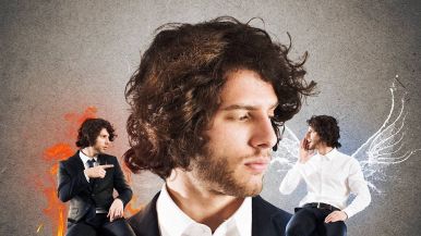 Uomo solitario, o angelo o demone