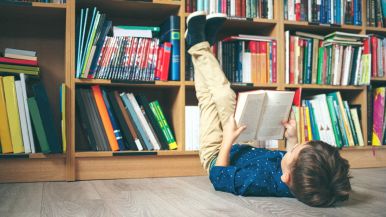 Libri per bambini su vampiri, zombie e scheletri